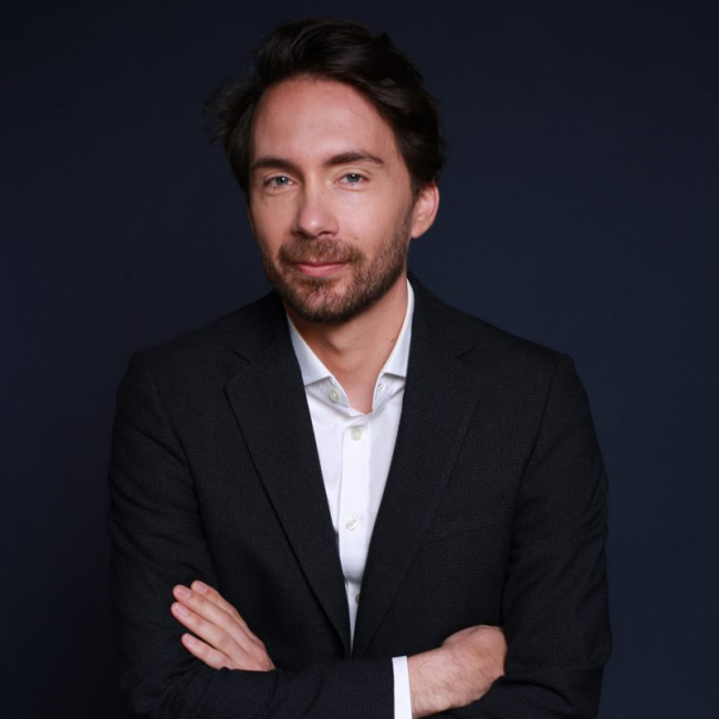 Portrait de Romain Heriaud, spécialiste en recrutement juridique chez Ryse Partners